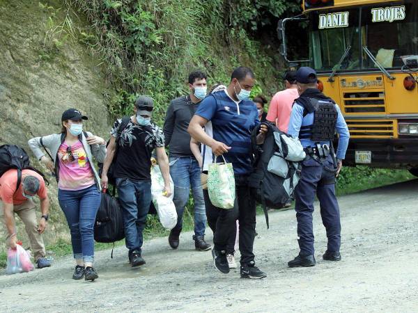 Aunque no es la única causa, el paso de migrantes por Honduras aumentó desde que Nicaragua comenzó a recibir vuelos directos de Cuba y otras naciones.