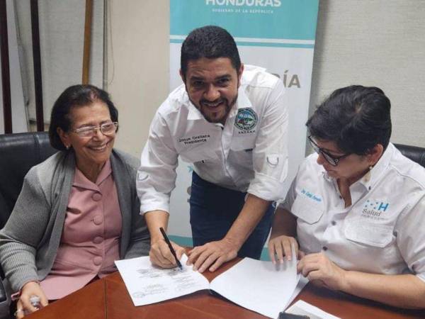 Tras reunión con la Sesal, ANEEAH detiene las protestas y abandona amenazas de cerrar hospitales.