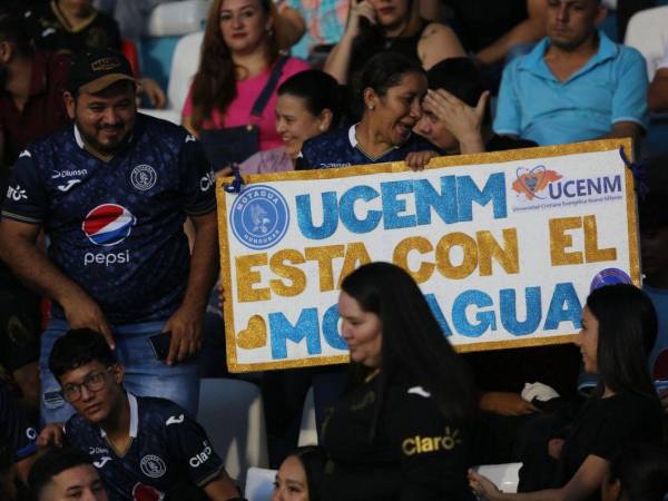 Los equipos Olimpia y Motagua se preparan para enfrentarse en la semifinal del Torneo Clausura 2024. En este encuentro, que promete ser emocionante, se determinará quién irá a la final del campeonato. A continuación le mostramos imágenes del ambiente previo al gran clásico.