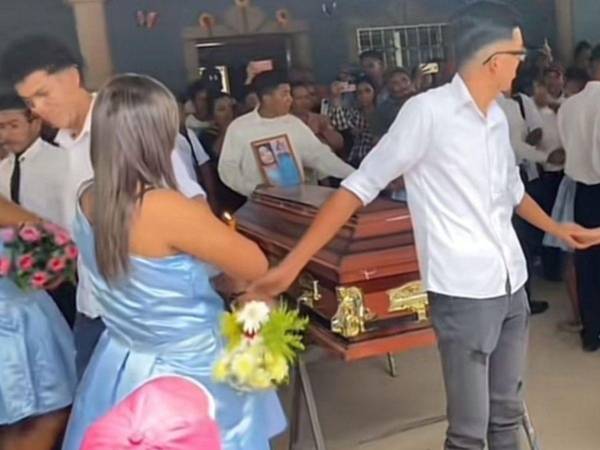 Celebran 15 años a joven que murió de dengue en Sabanagrande, Francisco Morazán.