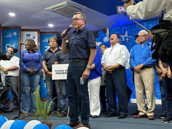 Imagen tomada durante la presentación de la precandidatura.