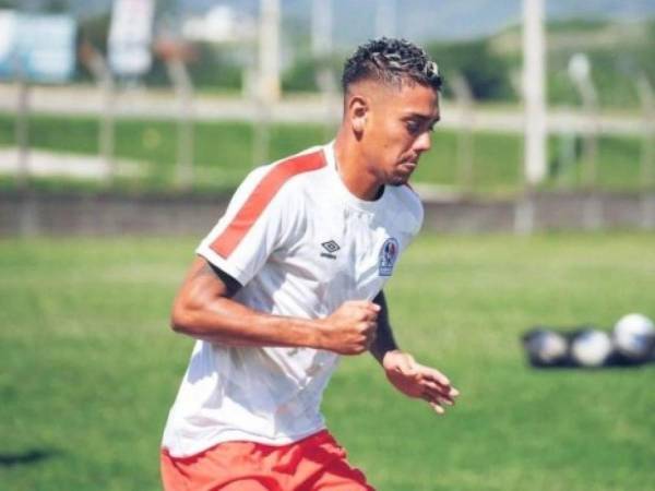 Mayron Flores tuvo un paso por el Olimpia en Liga Nacional.