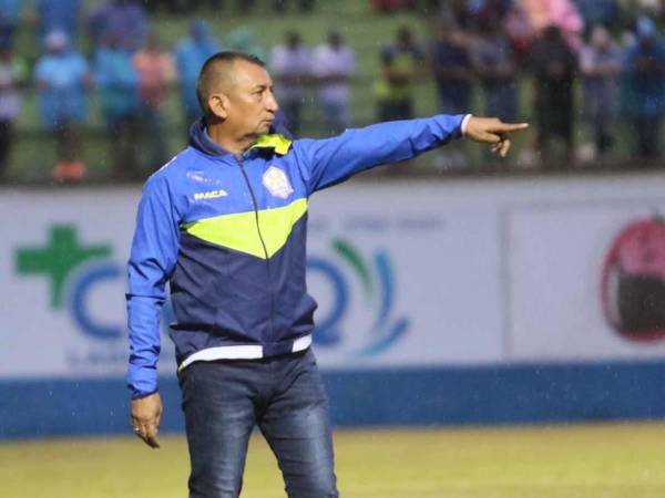 Humberto Rivera no pasa un buen momento con el Olancho FC en el torneo Apertura.