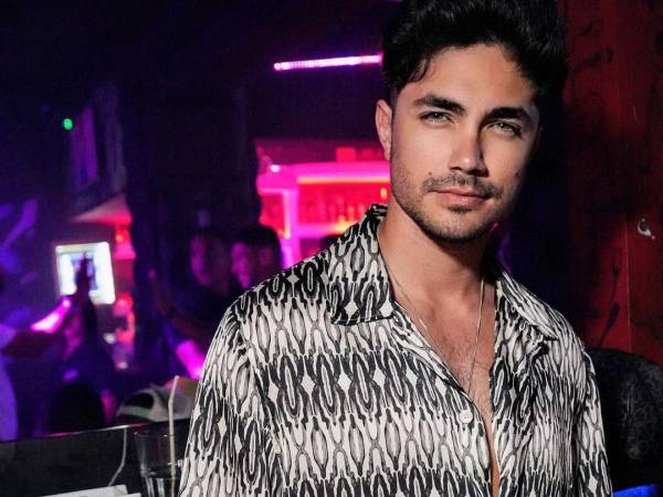 Sian Chiong , integrante del team Tierra, se convirtió en el octavo eliminado del reality show La Casa de los Famosos México. Aquí te contamos más sobre este joven y guapo actor.