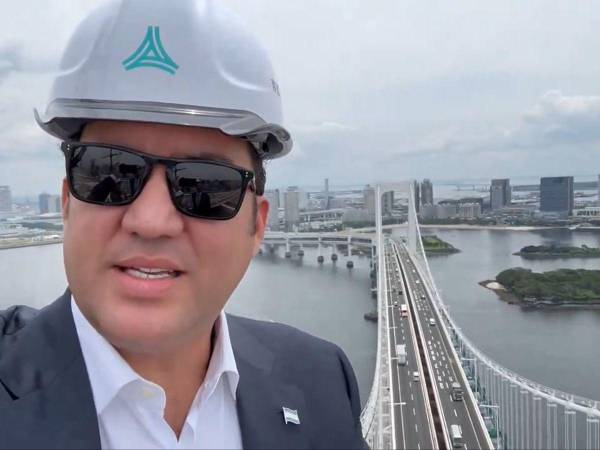 Héctor Zelaya estuvo en compañía de Jun Nakahara, embajador de Japón en Honduras, y los ingenieros que diseñan, construyen estas obras de infraestructura.