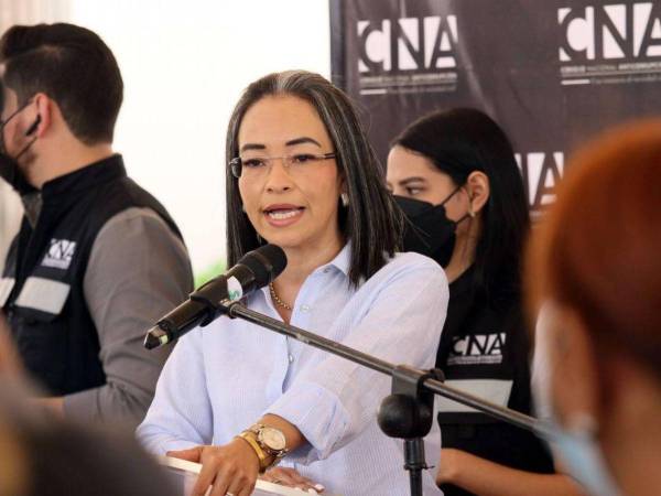 Gabriela Castellanos mostró suma preocupación luego de la suspensión de la sesión legislativa de este martes.