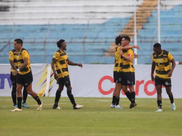 Real España derrotó a Motagua en el Olímpico de San Pedro Sula.