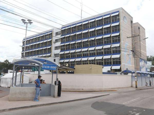 El director interino del Hospital Escuela solicitó las renuncias de directores y jefes de áreas de servicio.