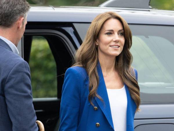 La princesa de Gales, Kate Middleton, llevó a cabo su primera reunión de trabajo en el castillo de Windsor, a las afueras de Londres, desde que se vio obligada a apartarse de la actividad para someterse a un tratamiento oncológico preventivo a principios de año. A continuación, los detalles.