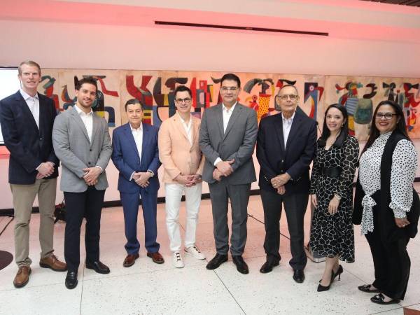 Adam Williams, Alejandro Murillo, Ricardo Aguilar, Jacob Schroder, Carlos Girón, José Rubén Mendoza, Gabriela Delgado y Ana Rivera.