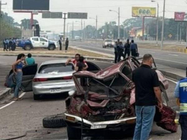 Un pick up, un turismo y un camión que transportaba materiales participaron en un fatal accidente registrado exactamente en el Canal Seco en la carretera CA-5.