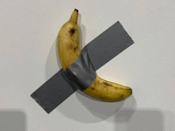 Desde su aparición, la famosa banana fue una gran controversia en redes sociales, por la inusual manera de ver y expresar el arte.