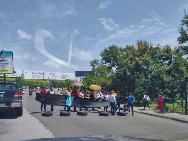 Maestros en contra de las reformas sostienen que afectan sus derechos laboras y además su jubilación.