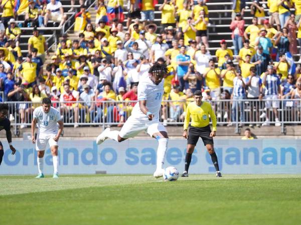 Bryan Róchez marcó el 1-1 ante Ecuador.