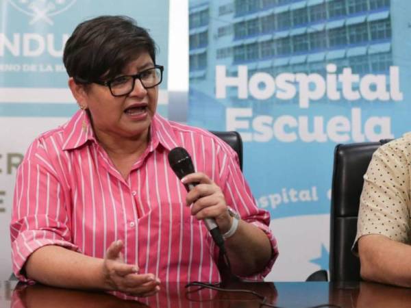 La gestión de la ministra de salud, Carla Paredes, ha estado envuelta en constantes protestas de los empleados.