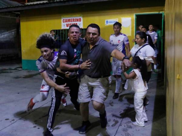 Policía agrede a miembro del cuerpo técnico de Atlético Junior en Liga de Ascenso