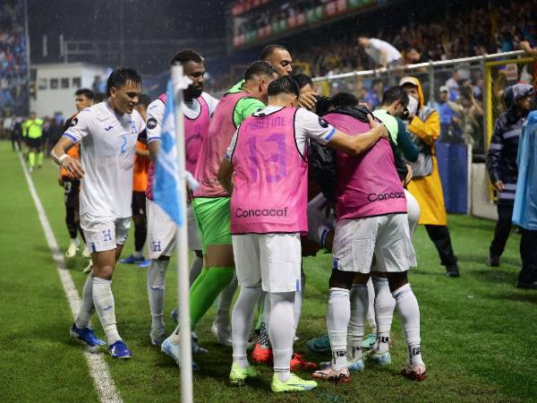 Así celebrara la Selección Nacional el segundo gol de Luis Palma.