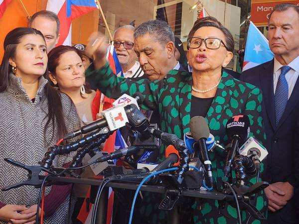 ”No volverás a la Casa Blanca” dijo dirigiéndose a Trump la congresista Nydia Velázquez durante una conferencia de prensa.