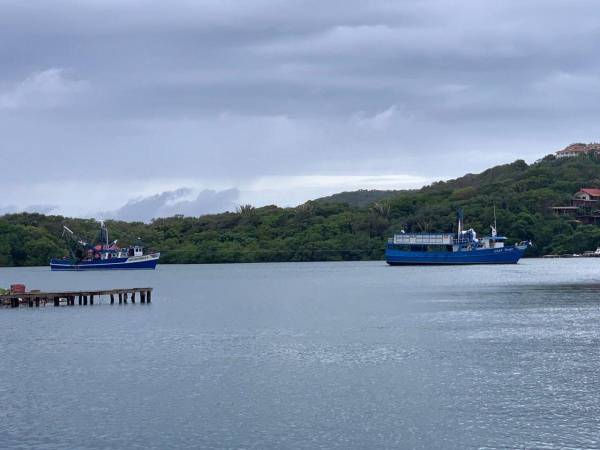 Intensifican búsqueda de barco con tres pescadores a la deriva en el Mar Caribe.