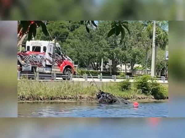 Las autoridades de Florida rescataron de las aguas de un canal dos vehículos y dentro de uno de ellos encontraron los restos de una madre y su hija desaparecidas en 1974. Aquí los nuevos detalles del caso.