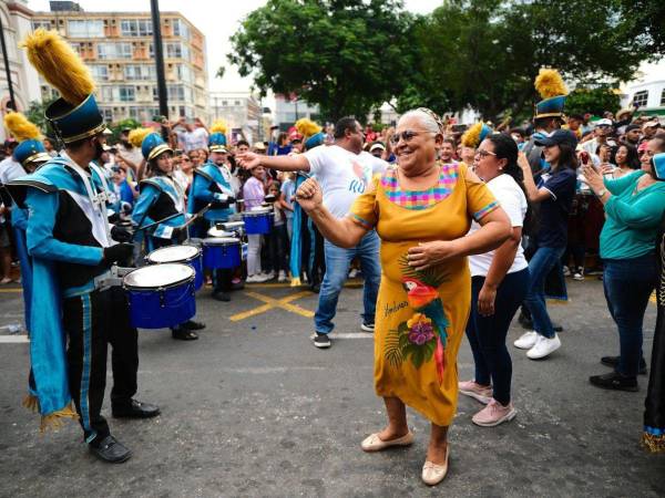 Tan imponente como histórico, el Instituto José Trinidad Reyes, de San Pedro Sula, volvió a destacar como uno de los mejores de la zona norte de Honduras en la celebración de 203 años de independencia, con su inigualable ritmo.