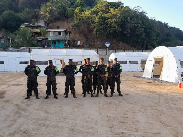 Esta iniciativa se ha desarrollado en colaboración con la Cruz Roja y las Fuerzas Armadas de Honduras, a través de elementos de la Base Naval de Guanaja, con el objetivo de brindar atención médica a los habitantes de Roatán.