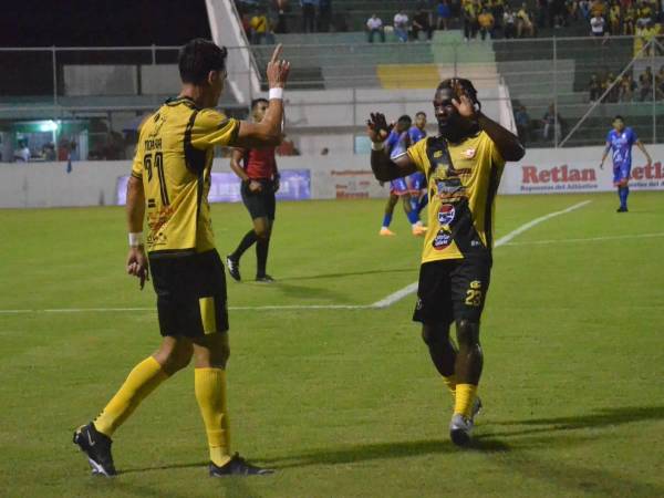 Génesis golea a UPNFM con hattrick de Roberto Moreira