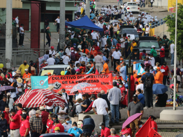 Esta fecha representa la unidad de los trabajadores en su lucha por la justicia, la equidad y el respeto en el lugar de trabajo.