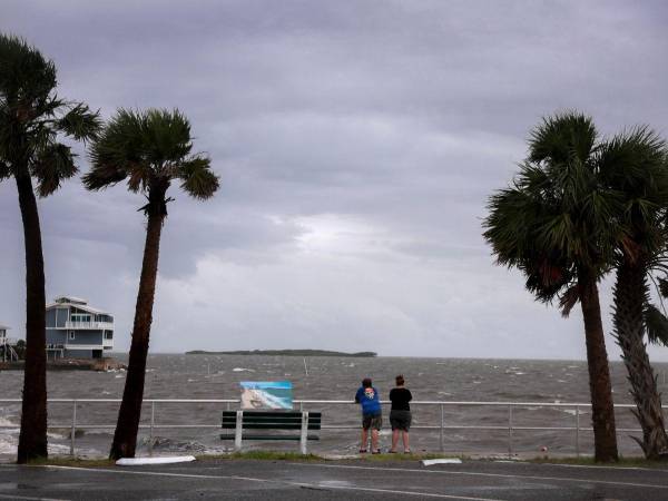 Se espera que Debby arroje entre 15 y 30 centímetros de lluvia en partes de Florida, y entre 20 y 30 centímetros en la costa de Georgia y Carolina del Sur antes de que termine la semana.