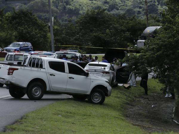 Los cadáveres de las víctimas fueron encontrados en el interior de un vehículo blanco en el desvío que conduce a la aldea de Soroguara.