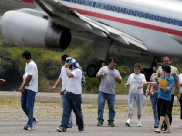 Los individuos fueron entregados en San Pedro Sula, y hasta la fecha, Estados Unidos ha deportado a 149 fugitivos hondureños.