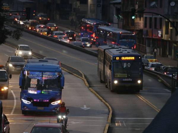 Las calles se oscurecieron durante el apagón.