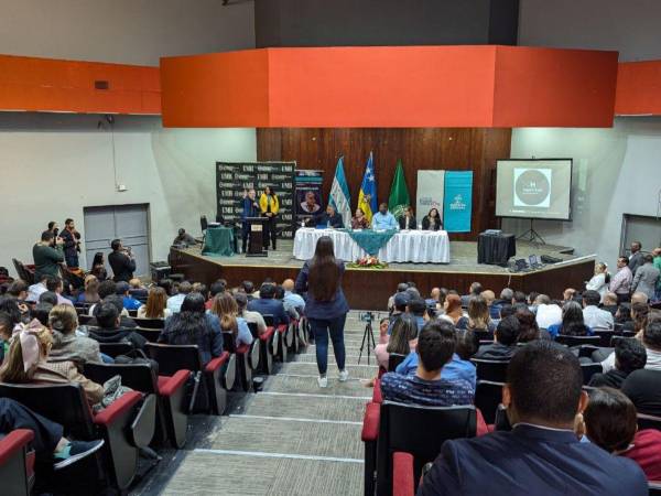 Los miembros de la APDH celebran el Seminario Internacional de Prensa Deportiva en la capital.