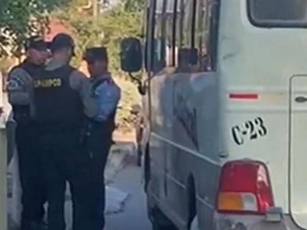 Una violenta escena se registró en Barandillas, cuando pasajeros enfurecidos lincharon a presunto ladrón tras asesinato en un bus urbano.