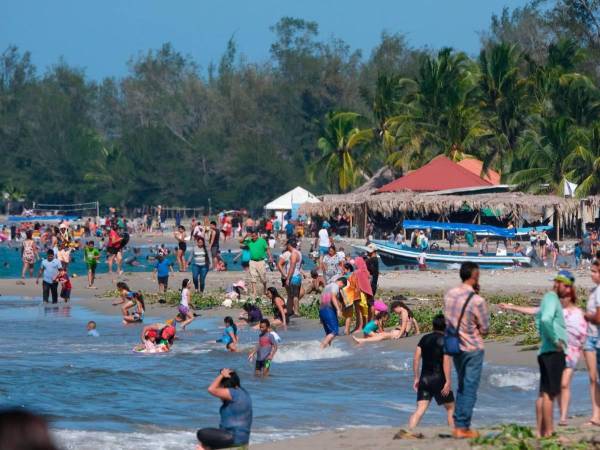 El feriado responde a las festividades del 3, 12 y 21 de octubre, fechas en las que se celebran el Día del Soldado, Día de la Raza y Día de las Fuerzas Armadas.