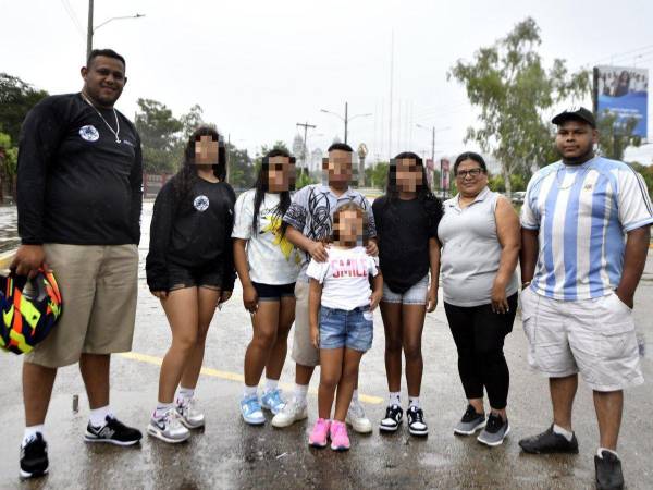 La familia de Murillo llegó hasta la UNAH a presenciar a la pequeña Briani. Comentaron que acostumbran asistir casi todos los fines de semana.