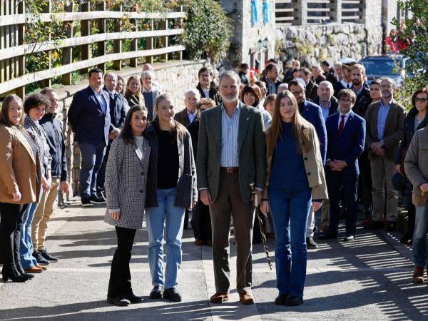 La familia real española visitó este sábado, 26 de octubre, a la comunidad de Sotres, en el corazón de los picos de España, para entregar el premio Pueblo Ejemplar de Asturias 2024.