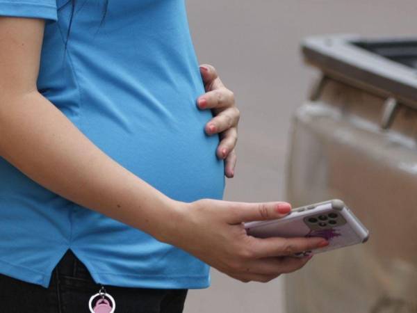 Las normativas laborales del país respaldan los derechos de una mujer en gestación; quienes no las respeten serán sancionados.