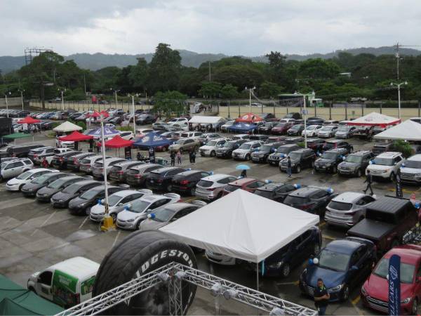 Creditón, la feria de autos más grande del año, se toma el estacionamiento de la UTH este 13, 14 y 15 de diciembre. Ofertas imperdibles, sorteos y atracciones te esperan.