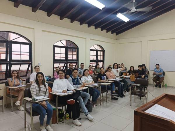 FUNDAUPN ofrece diplomados, cursos y certificados en 8 sedes: Tegucigalpa, SPS, Danlí, Santa Bárbara, La Esperanza, Choluteca, Santa Rosa de Copán y La Ceiba.