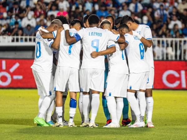 La travesía de Honduras para llegar a Guayana Francesa y mal estado de la cancha