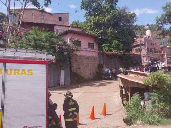 Los bomberos llegaron debido a una denuncia de incendio por pobladores de la colonia Rosalinda, percatándose que dicho incendio eléctrico se originó por el accidente que sufrió Isidro Ortega Galeas.