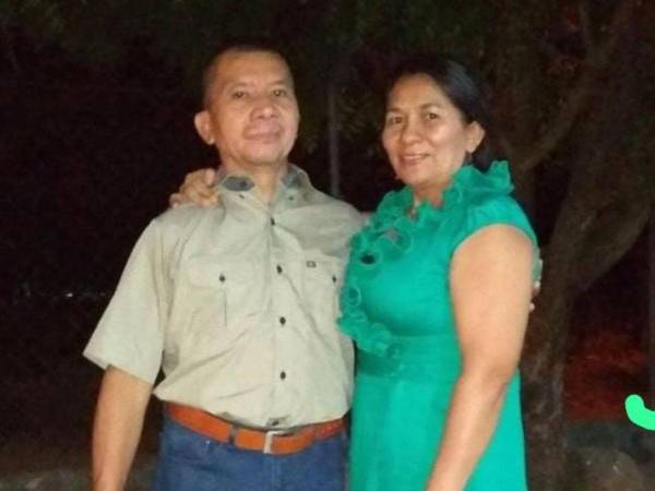 Arturo se disparó en la cabeza luego de haber asesinado a su esposa. Hermanos del difunto alegan que él no ingería bebidas alcohólicas.