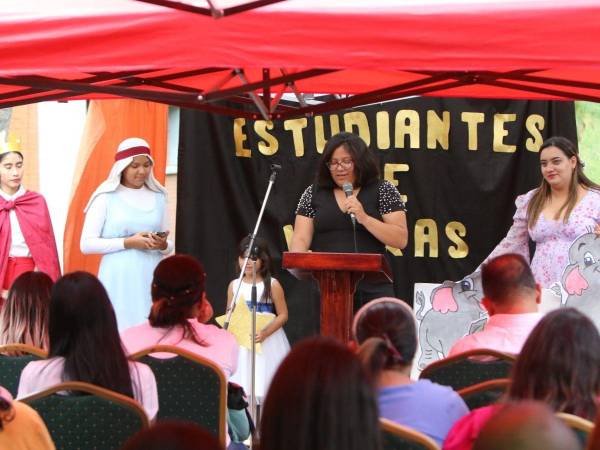 La jornada se desarrolló en la Plaza Neruda de la UPNFM.