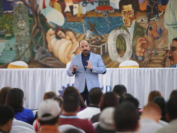 El doctor en Ingeniería Informática y máster en Ingeniería de Software, docente de la Pontificia Universidad Católica del Perú (PUCP), ofreció una ilustrativa ponencia de cerca de dos horas.