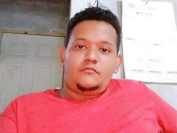 Joven muere atropellado tras reclamar por daño a su auto en La Ceiba, Atlántida