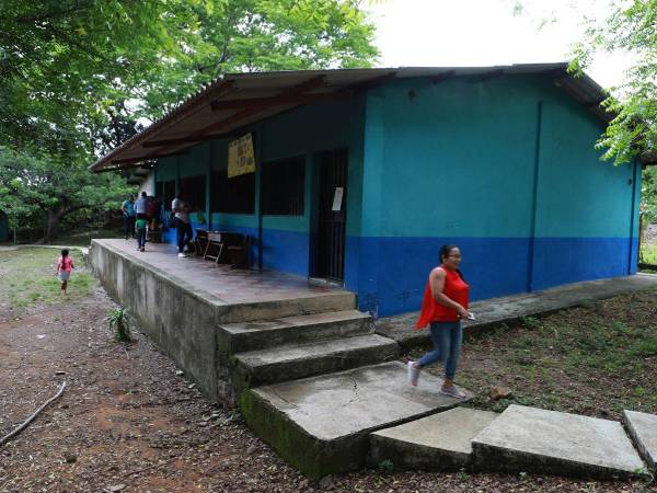 En la escuela La Fraternidad de Esquimay, Pespire, Choluteca, solo les dan 5,350 lempiras al año.