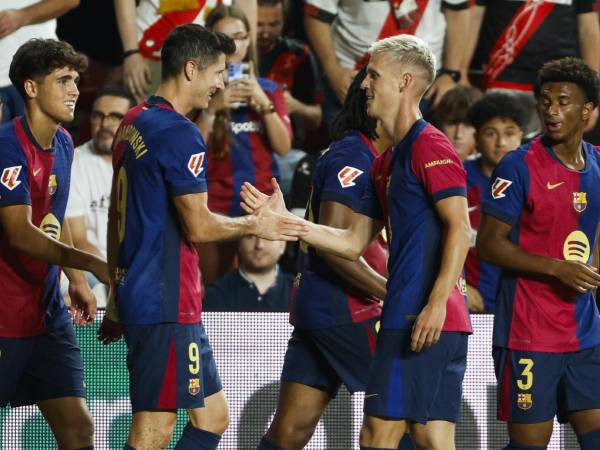 El delantero Dani Olmo debutó con gol en la victoria del equipo azulgrana.