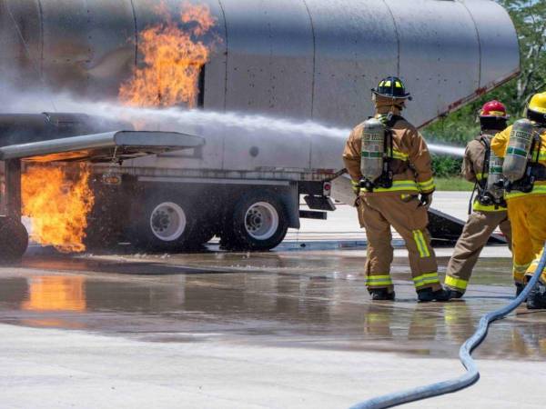 La Fuerza de Tarea Conjunta-Bravo realizó la XVIII edición del ejercicio CENTAM SMOKE 2024 en la Base Aérea Soto Cano, Comayagua, Honduras.