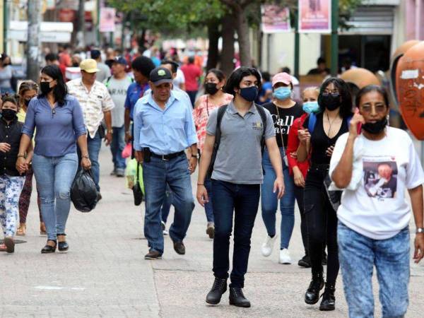 De acuerdo a la OMS la esperanza de vida al nacer de los hondureños es de 73.5 años; sin embargo, el INE indica que es de 77.3 años de vida en promedio.